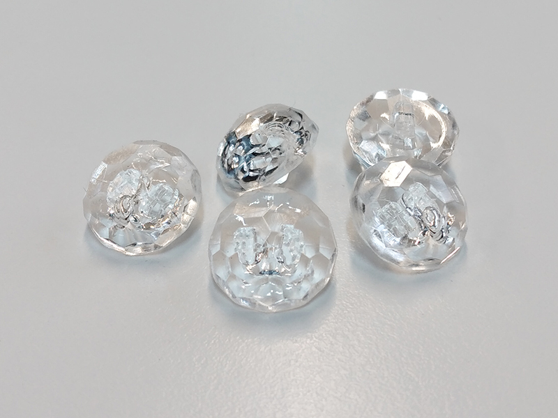 www.knopfparadies.de - 0776gl - Transparente, glitzernde Kunststoffknöpfe