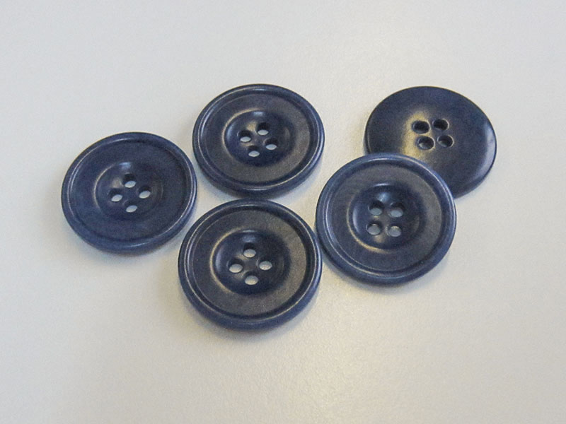 www.Knopfparadies.de - 4243kb - Blaue Vierlochknöpfe aus edler Steinnuss