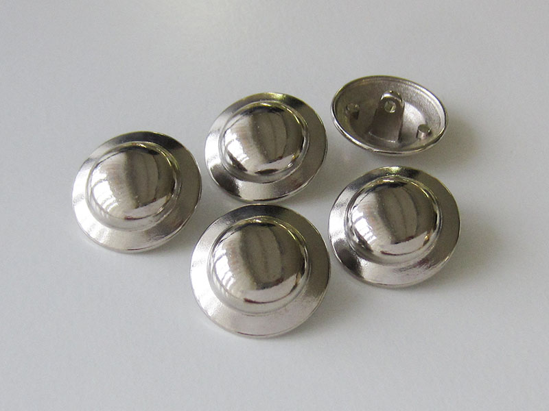 www.Knopfparadies.de - 1508sg - Glänzend silberne Ösen Metallknöpfe in Hut oder Buckel Form