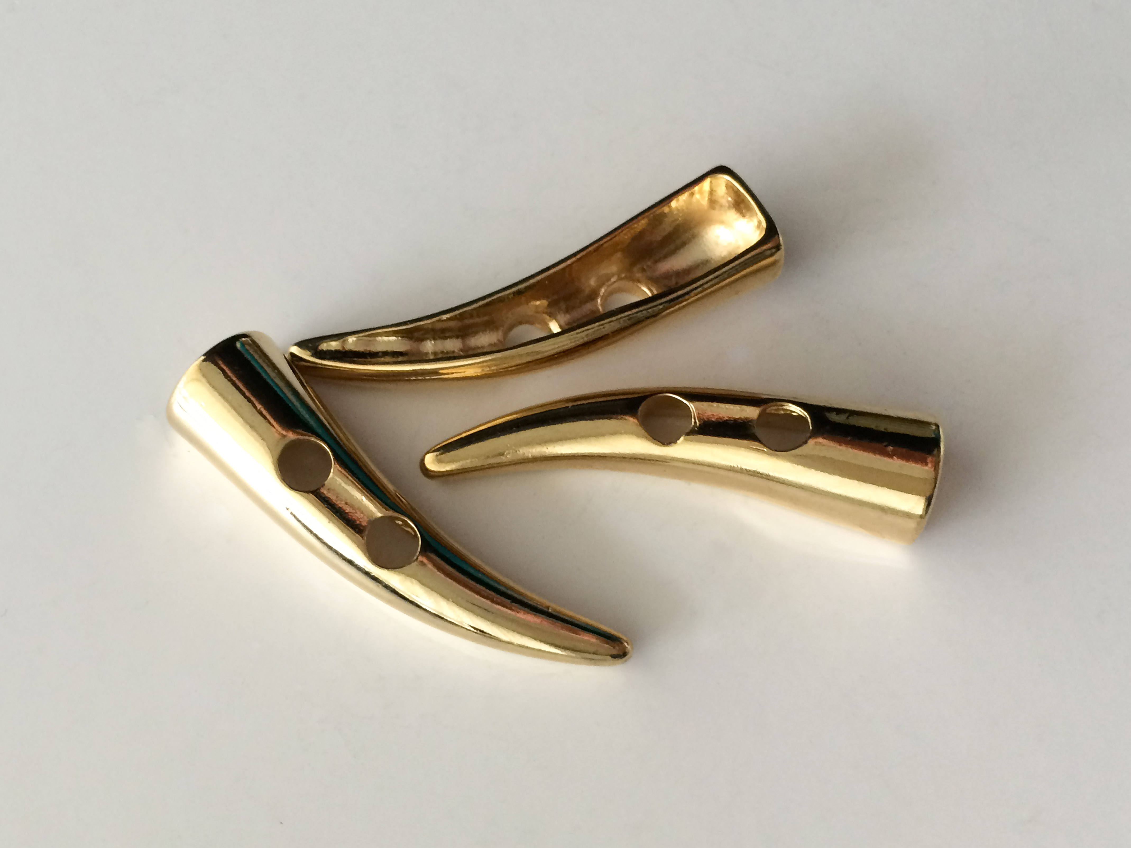 Edler Knebel Knopf aus Metall in Goldfarben