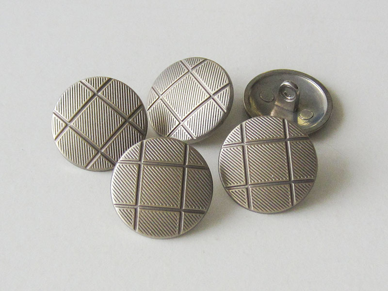 www.knopfparadies.de - 1630bi - Metallknöpfe in bicolor mit grafischem Muster