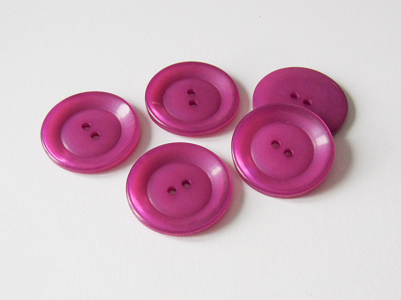 www.knopfparadies.de - 5818li - Pinke Mantelknöpfe mit zwei Löchern
