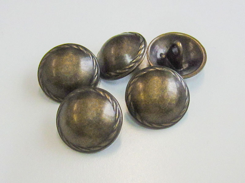 www.Knopfparadies.de - j030am - Gewölbte Ösenknöpfe aus Metall in Altmessing mit edlem Zierband