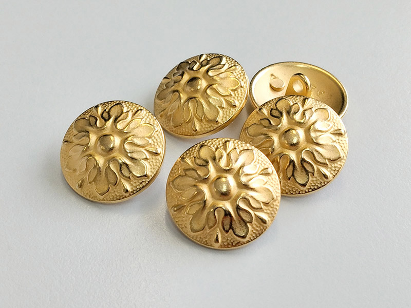 www.knopfparadies.de - 6264go - Matt goldfarbene Metallknöpfe mit stilisierter Blüte
