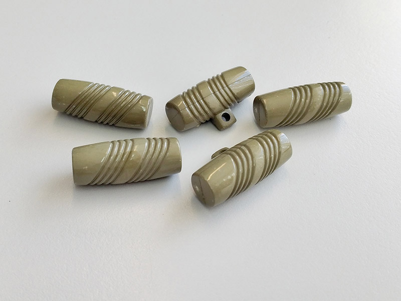 www.knopfparadies.de - 4634gn - Olivegrüne Knebelknöpfe aus Kunststoff