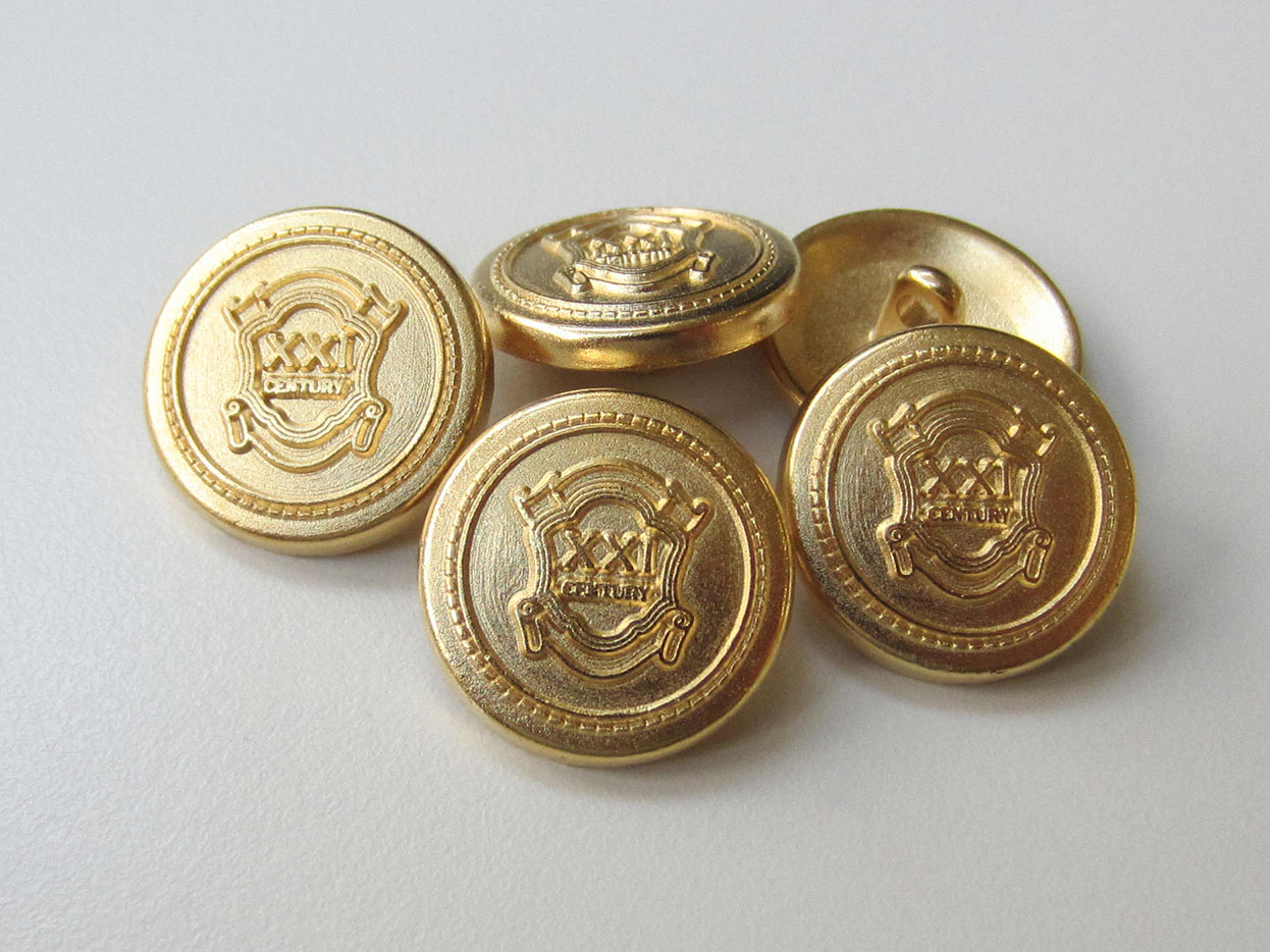 Klassischer goldfb. Blazerknopf mit Wappen
