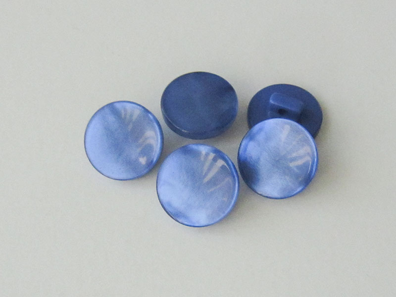 www.knopfparadies.de - 5747kb - Blau schimmernde Blusenknöpfe in Perlmuttoptik