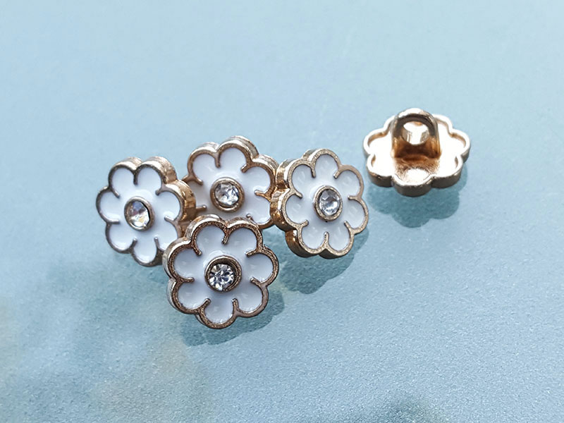 Kleiner Glitzer Knopf in Rosegold Weiß mit Kristallstein wie Blume