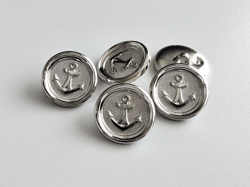 www.knopfparadies.de - 6803si - Silberfarbene, maritime Kunststoffknöpfe