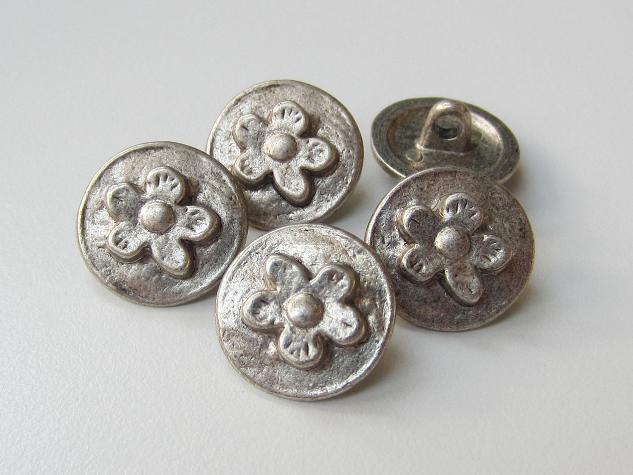 Naiver altsilberfarb. Blumen Metall Knopf wie Stempel