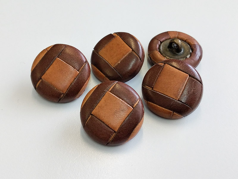 www.knopfparadies.de - 6181bb - Echte alte Lederknöpfe - günstigere B-WARE!