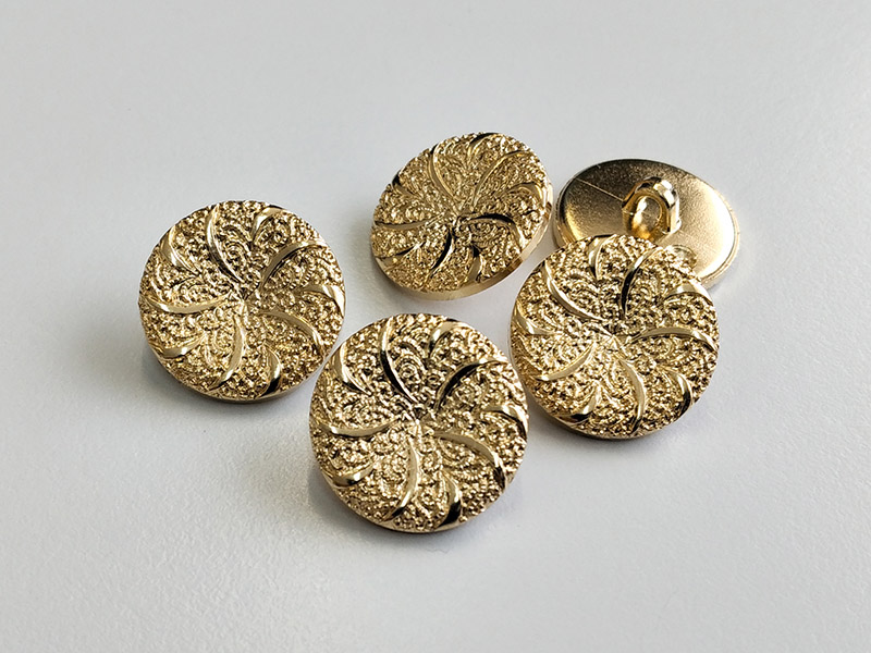 www.knopfparadies.de - 4532go - Goldfarbene, wunderschön gemusterte Kunststoffknöpfe