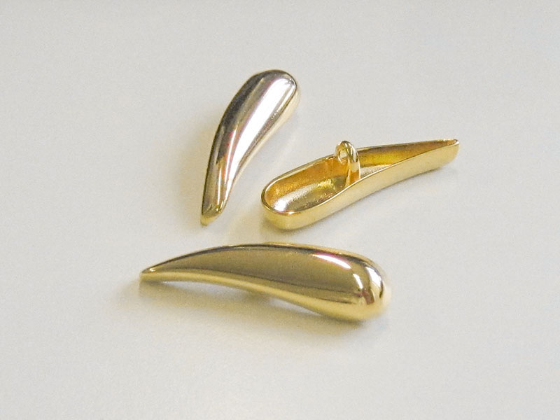 www.Knopfparadies.de - 0888go - Extravagante nierenförmige Metallknöpfe in Gold als Knebelknöpfe