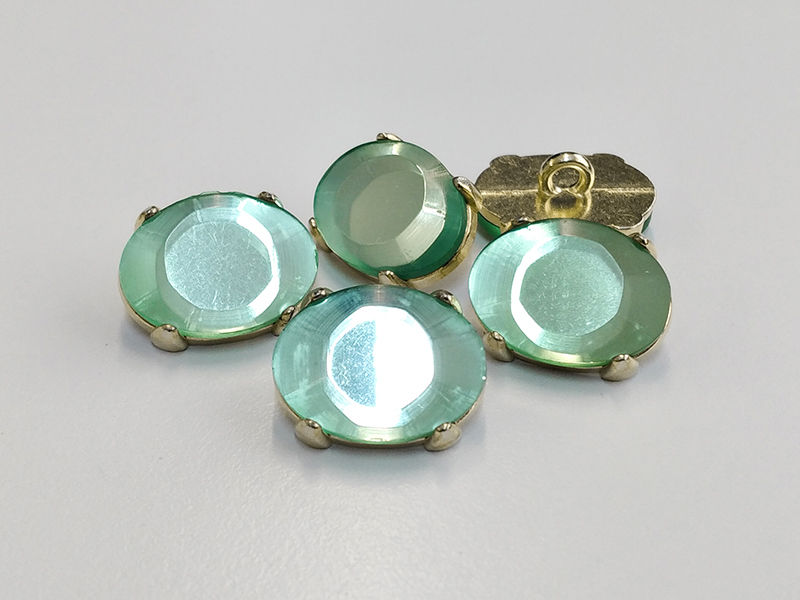 www.knopfparadies.de - 6068gn - Funkelnde Schmuckknöpfe in gold und grün - B-WARE!