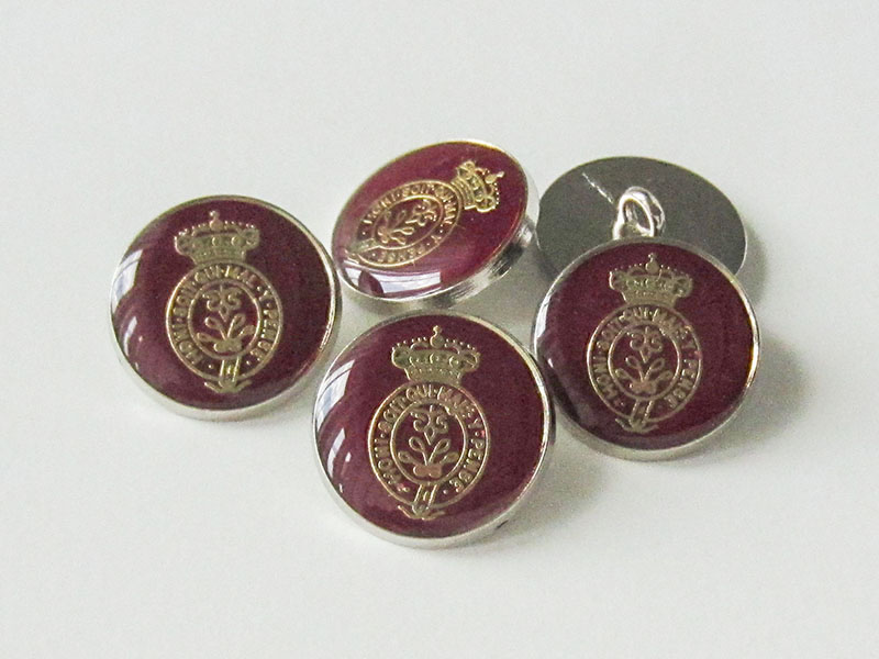 www.Knopfparadies.de - 4244ro - Edle Wappenknöpfe aus Metall in Rot, Silber & Gold