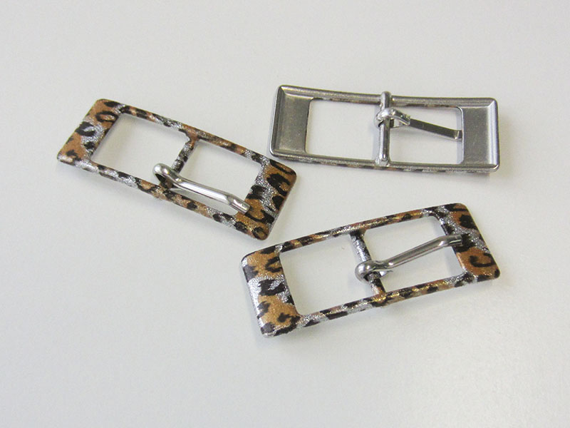 www.Knopfparadies.de - 3589le - Aufregende glitzernde Metallgürtelschnalle mit Leopardenfellmuster