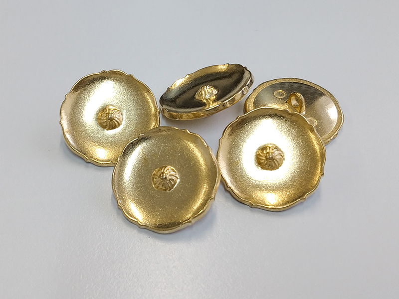 www.knopfparadies.de - 4476go - Goldfarbene, romantische Metallknöpfe