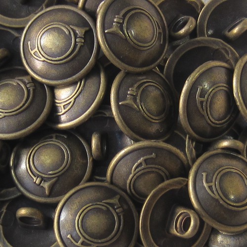 Stilvolle altmessingfarbene Metallknöpfe mit Jagdhorn