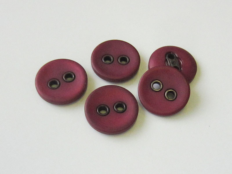 www.knopfparadies.de - 3441wr - Weinrote Mantelknöpfe aus Kunststoff