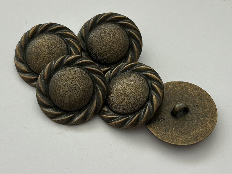 Metallknöpfe in Bronze-Messingoptik mit Öse im Vintage-Stil