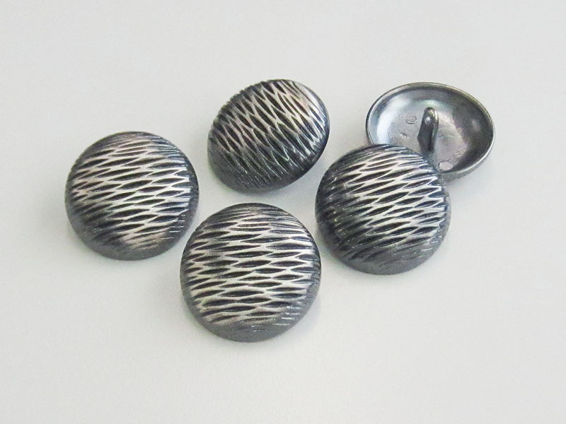 www.Knopfparadies.de - 4044si - Interessante Ösenknöpfe aus Metall in Chrom & Silber
