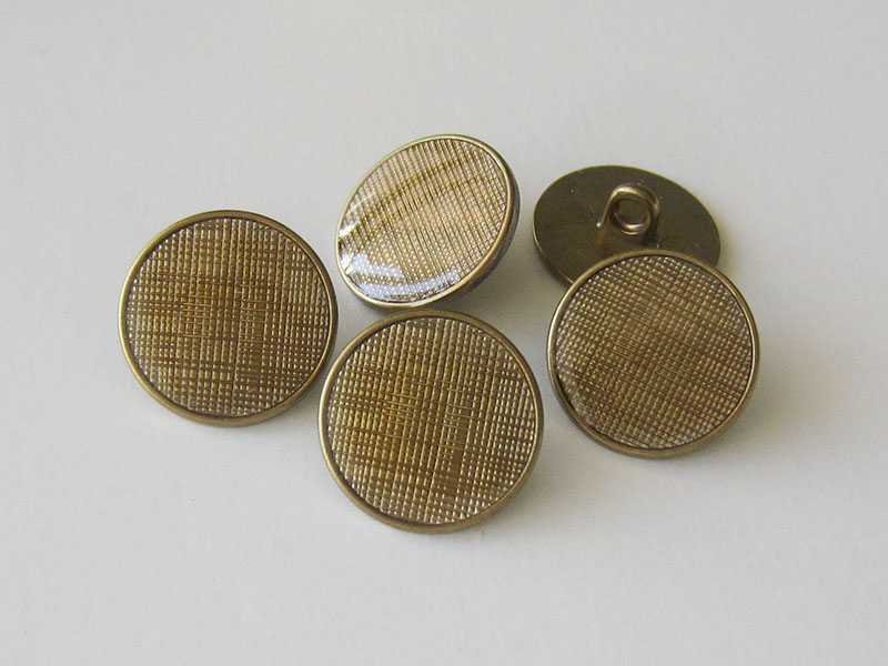 www.Knopfparadies.de - 1501me - Messingfarbene Metallknöpfe mit Netz Struktur