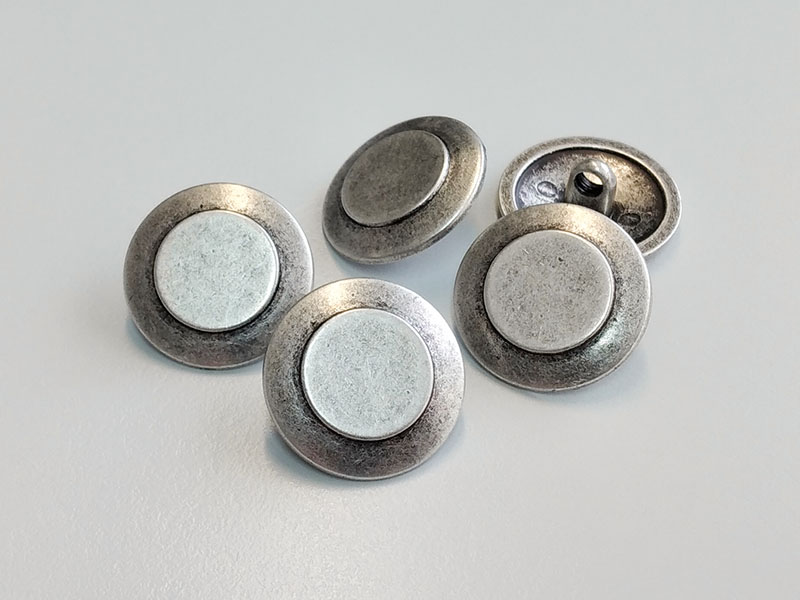 www.knopfparadies.de - 6638as - Altsilberfarbene Metallknöpfe mit Öse