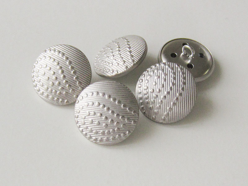 www.Knopfparadies.de - 5934si - Attraktive Designerknöpfe aus leichtem Metallblech in Silber