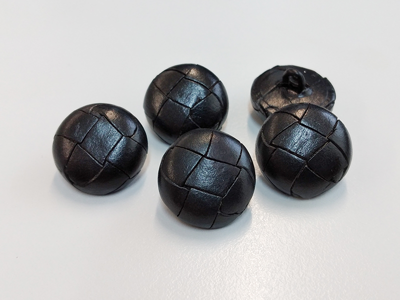 www.knopfparadies.de - 6062sc - Schwarze Lederknöpfe mit Flechtmuster