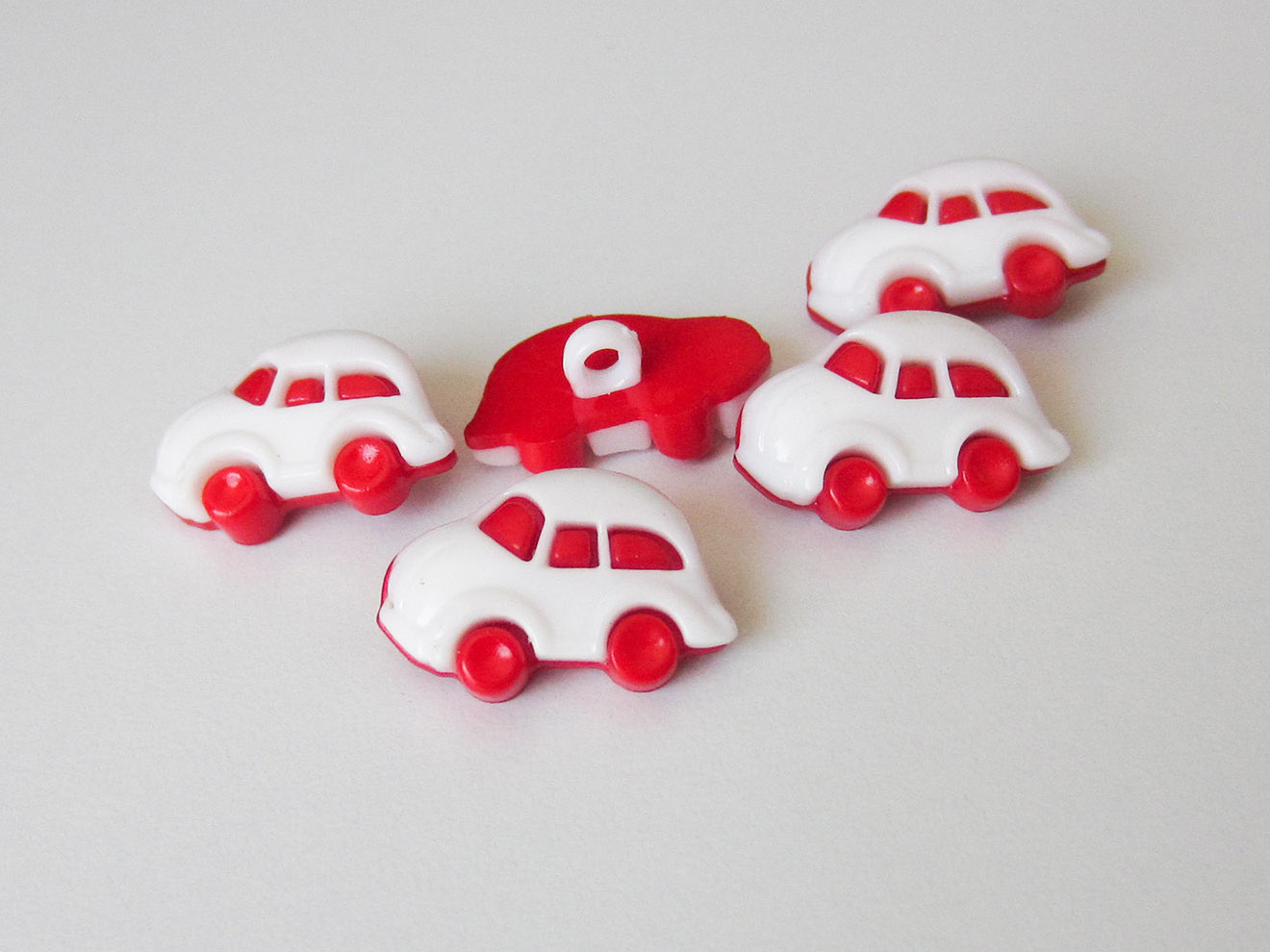 Rot weißer Kunststoff Ösen Knopf wie Auto für Kinder