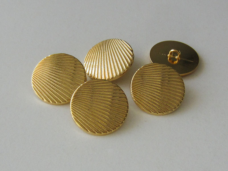 www.Knopfparadies.de - 0780go - Goldene Metallknöpfe mit Muschel Muster