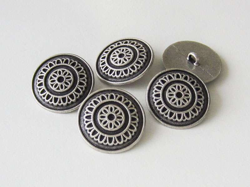 www.Knopfparadies.de - 0673as - Altsilberne Metallknöpfe mit Blumen Motiv