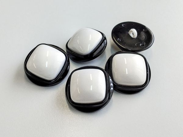 www.knopfparadies.de - 6011ps - Schwarz-weiß schimmernde Kunststoffknöpfe