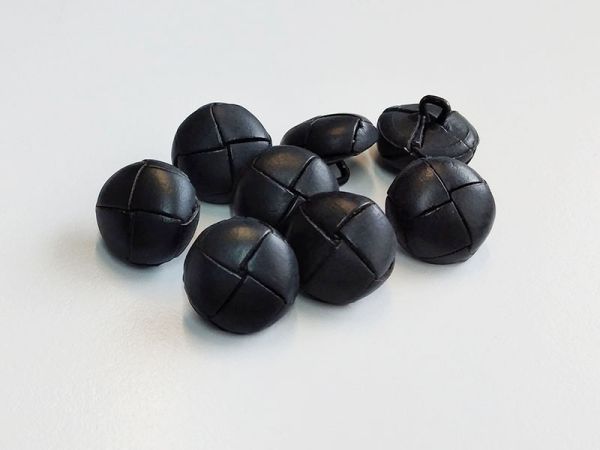 www.knopfparadies.de - 6954sc - Schwarze Lederknöpfe (günstige B-Ware)