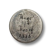 Antik wirkender Metall Knopf Hugo s / l Josef 1880 Antik wirkender Metall Knopf Hugo s / l Josef 1880