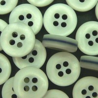 Packung mit 30 Blusenknöpfen Packung mit 30 Blusenknöpfen