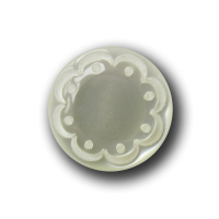 Nostalgischer Blusen Knopf mit Öse in Perlmutt Optik Nostalgischer Blusen Knopf mit Öse in Perlmutt Optik