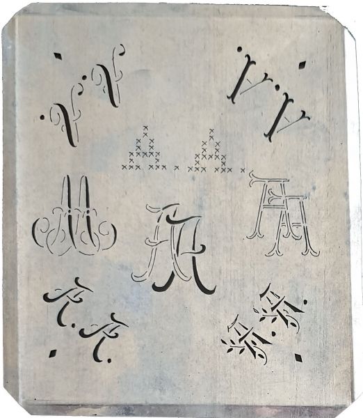Uralte, silberfarbene Monogrammschablone um 1900 - AA