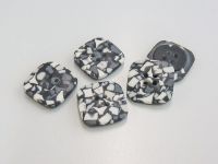 Vorschau: Attraktive fast quadratische Schwarz - Weiß - Knöpfe Vorschau: Attraktive fast quadratische Schwarz - Weiß - Knöpfe