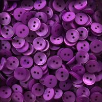 Preis-Hit in Lila: Klassischer Blusenknopf mit schimmerndem Glanz Preis-Hit in Lila: Klassischer Blusenknopf mit schimmerndem Glanz