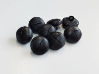Vorschau: www.knopfparadies.de - 6954sc - Schwarze Lederknöpfe (günstige B-Ware) Vorschau: www.knopfparadies.de - 6954sc - Schwarze Lederknöpfe (günstige B-Ware)