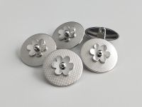 Vorschau: www.knopfparadies.de - 4432si - Silberfarbene Metallknöpfe mit Blütenmotiv Vorschau: www.knopfparadies.de - 4432si - Silberfarbene Metallknöpfe mit Blütenmotiv