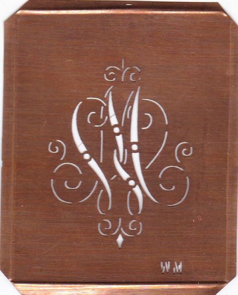 www.knopfparadies.de WM-sch-555 - Verschnörkelte, alte Kupferschablobe zum Sticken von Monogrammen WM
