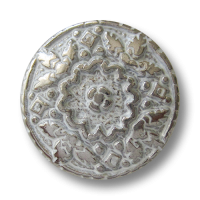 www.Knopfparadies.de - 0495sw - Weiß silberne Metallknöpfe mit üppiger Verzierung www.Knopfparadies.de - 0495sw - Weiß silberne Metallknöpfe mit üppiger Verzierung