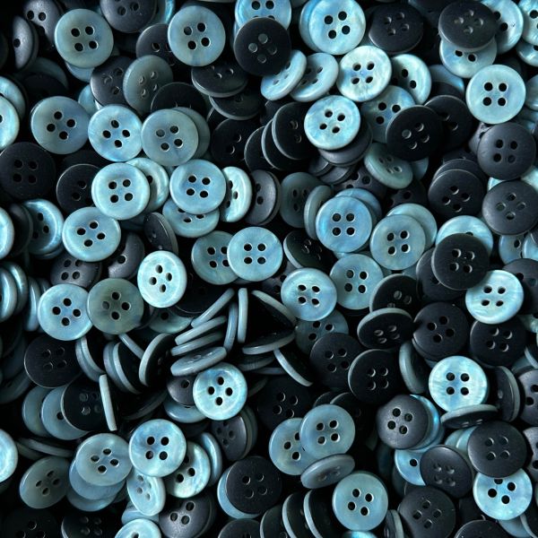 www.knopfparadies.de - hk005bl - Kunststoffknöpfe matt türkis meliert schwarze Rückseite