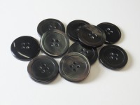 Vorschau: Wunderbar wie Perlmutt schimmernde Vierloch Kunststoff Knöpfe Vorschau: Wunderbar wie Perlmutt schimmernde Vierloch Kunststoff Knöpfe