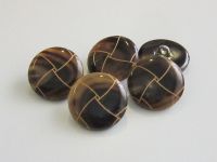 Vorschau: www.knopfparadies.de - 3540mb - Mittelbraune Büffelhornknöpfe mit Flechtdesign Vorschau: www.knopfparadies.de - 3540mb - Mittelbraune Büffelhornknöpfe mit Flechtdesign
