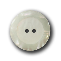 Sehr schöner weißer Zweiloch Knopf in Perlmutt Optik Sehr schöner weißer Zweiloch Knopf in Perlmutt Optik