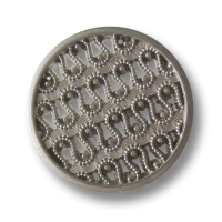 Bildschöner Metall Ösen Knopf mit filigranem Spitzen Muster in matt Silberfarben Bildschöner Metall Ösen Knopf mit filigranem Spitzen Muster in matt Silberfarben