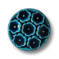 Hellblau-schwarze nostalgisch wirkende Blümchenknöpfe aus Kunststoff Ösenknöpfe Hellblau-schwarze nostalgisch wirkende Blümchenknöpfe aus Kunststoff Ösenknöpfe